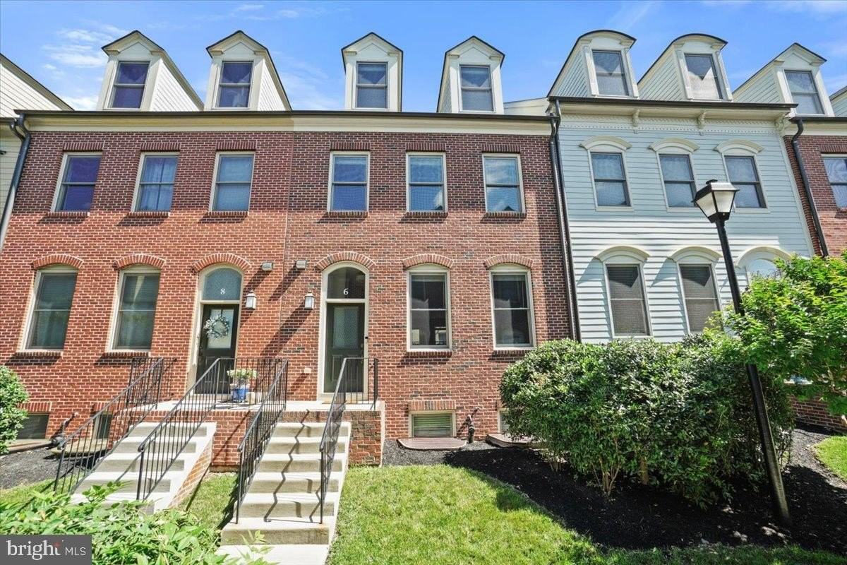 6 Maxwell Sq