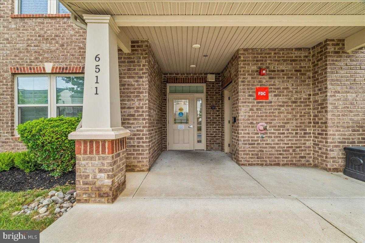 6511 Walcott Ln #202 - Photo 4 of 33