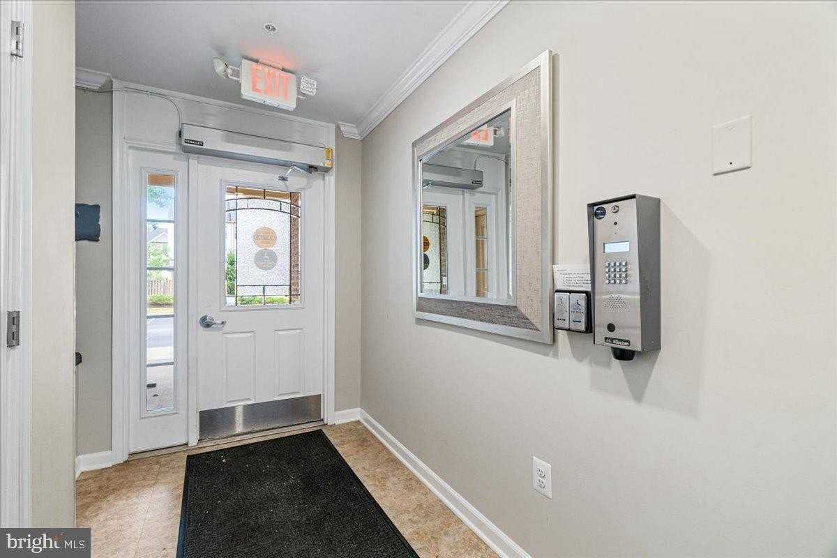 6511 Walcott Ln #202 - Photo 5 of 33