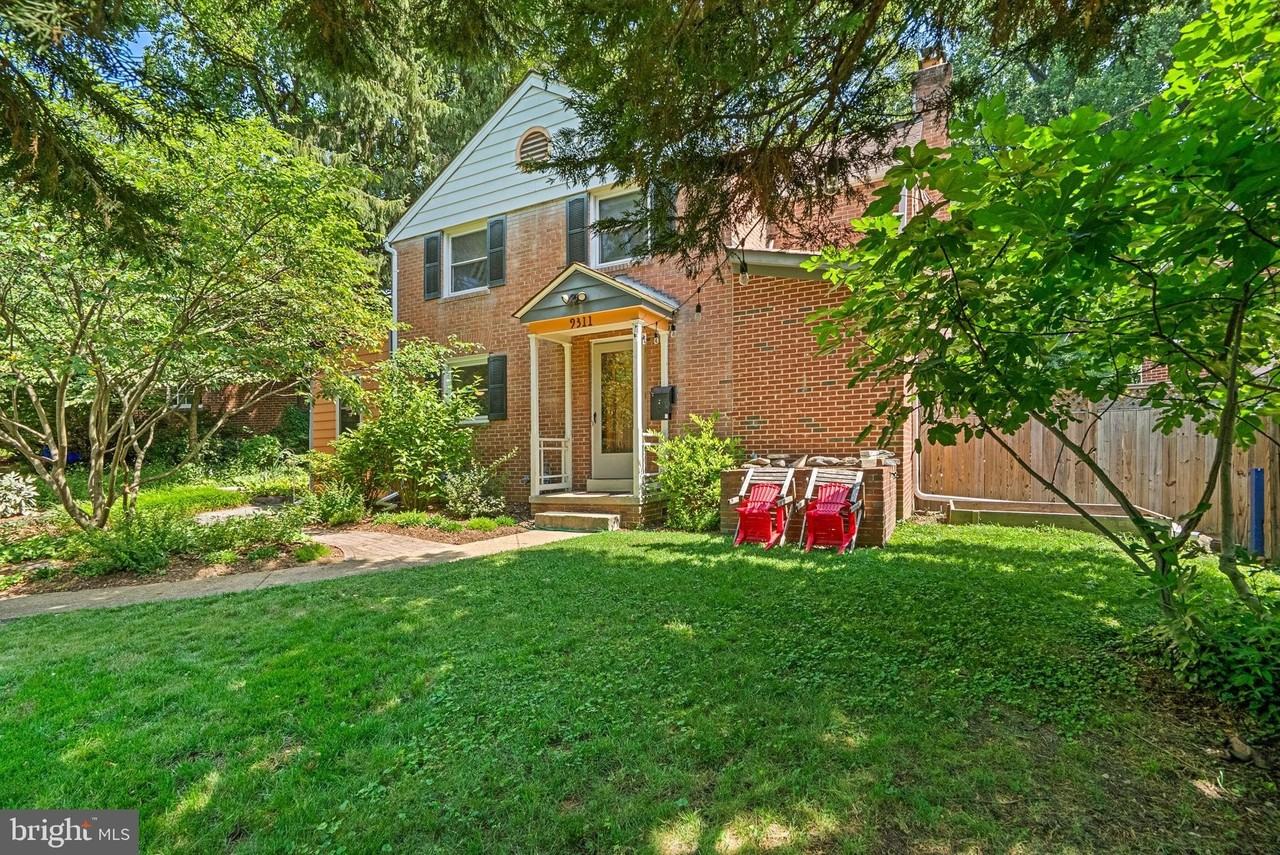 9311 Woodland Dr - Photo 3 of 30