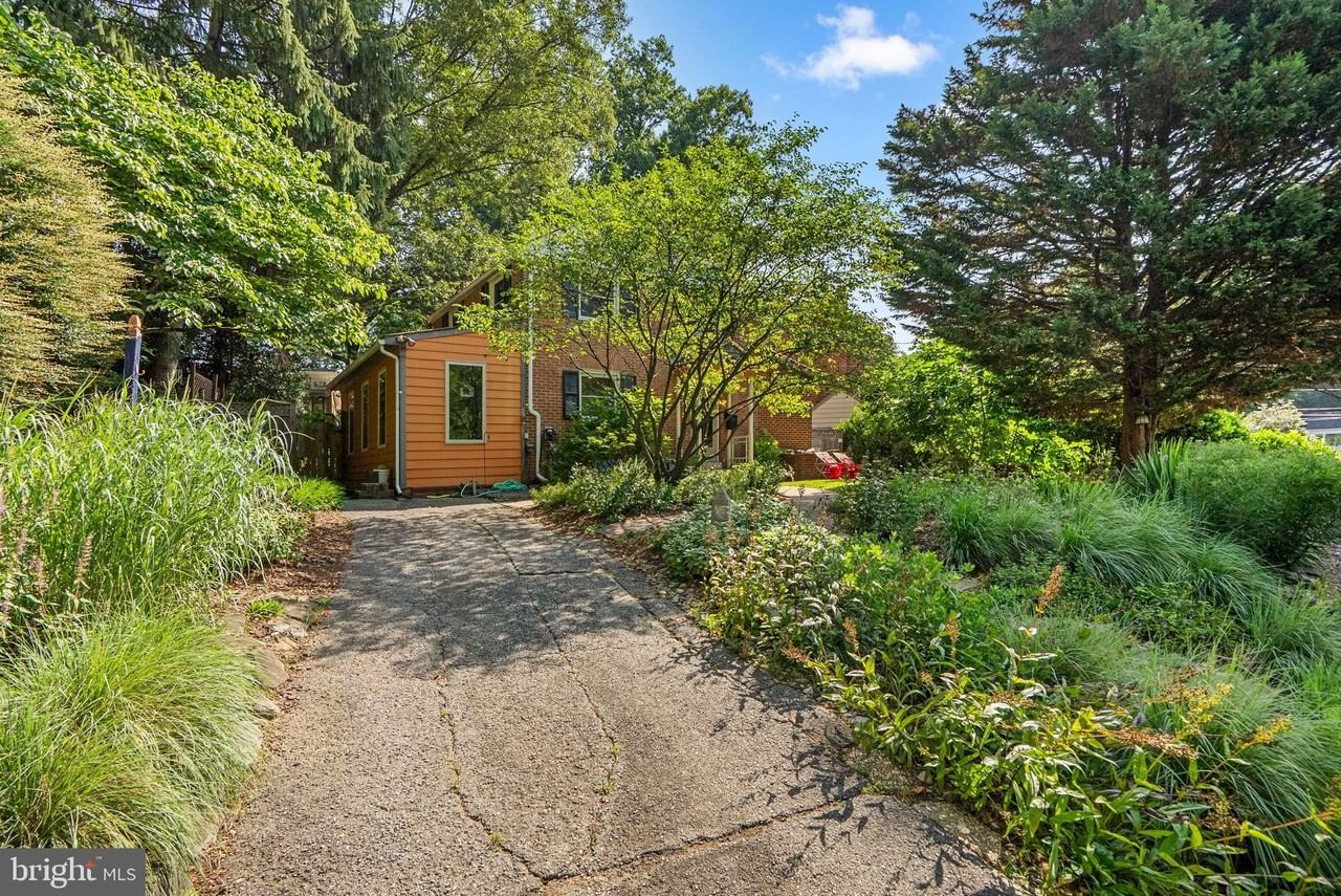 9311 Woodland Dr - Photo 4 of 30