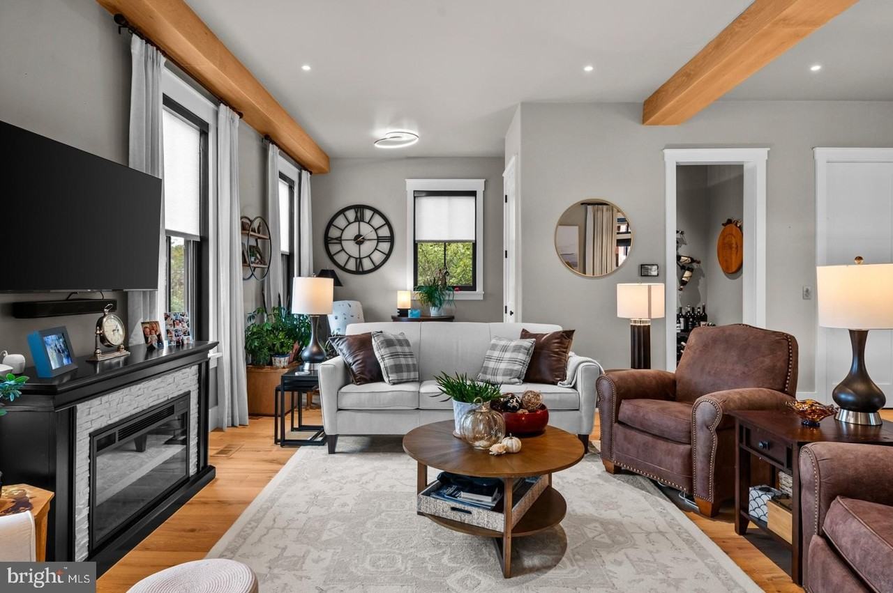 1116 Belmont Ave - Photo 4 of 45