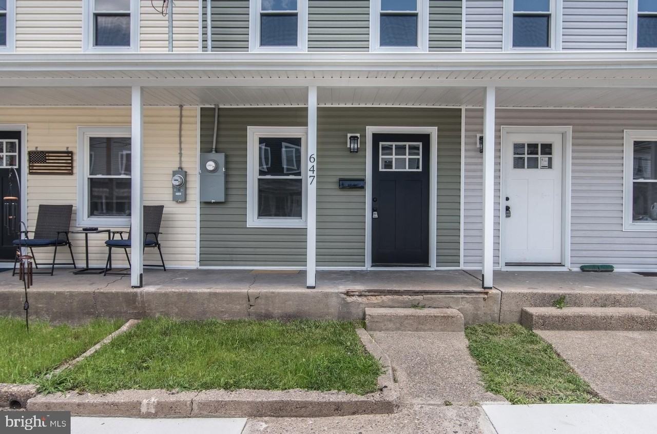 647 Spruce St - Photo 3 of 37