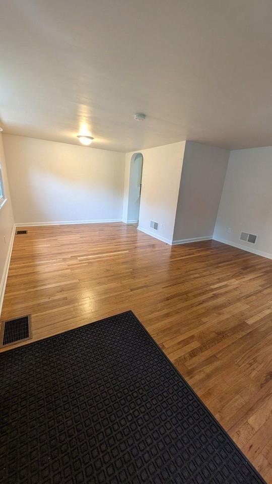 207 Elizabeth Dr - Photo 2 of 13