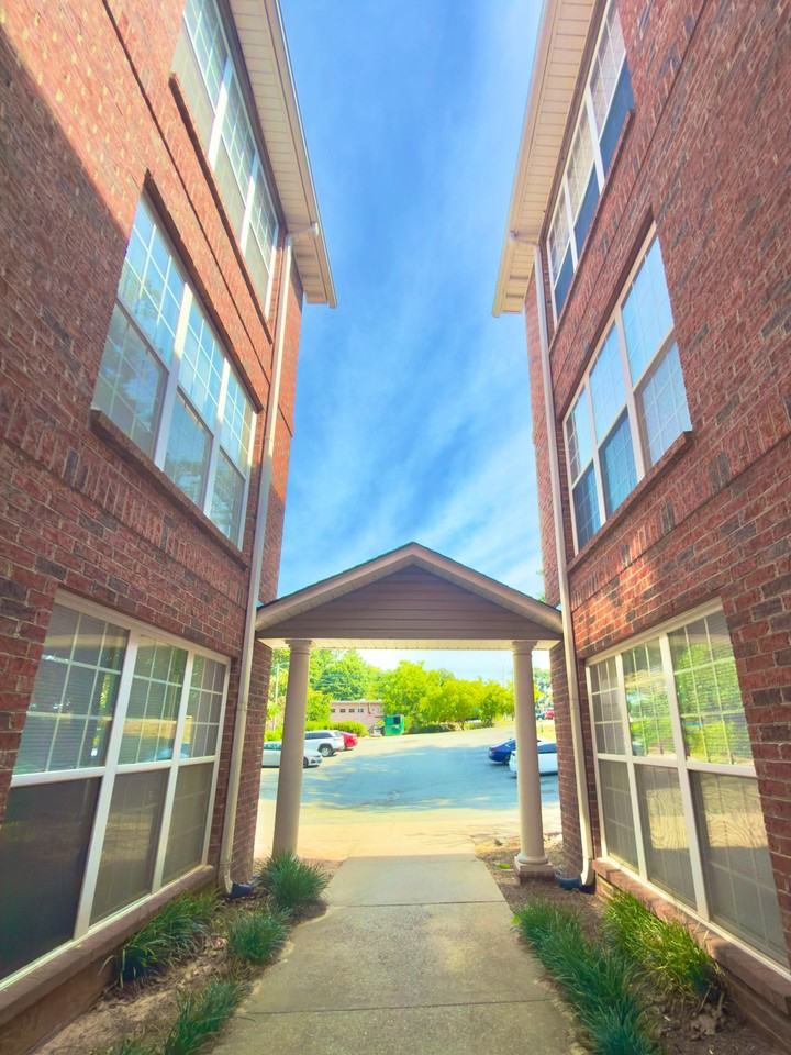 ***Welcome to Highland Reserve at Lindley Park*** - Photo 2 of 28