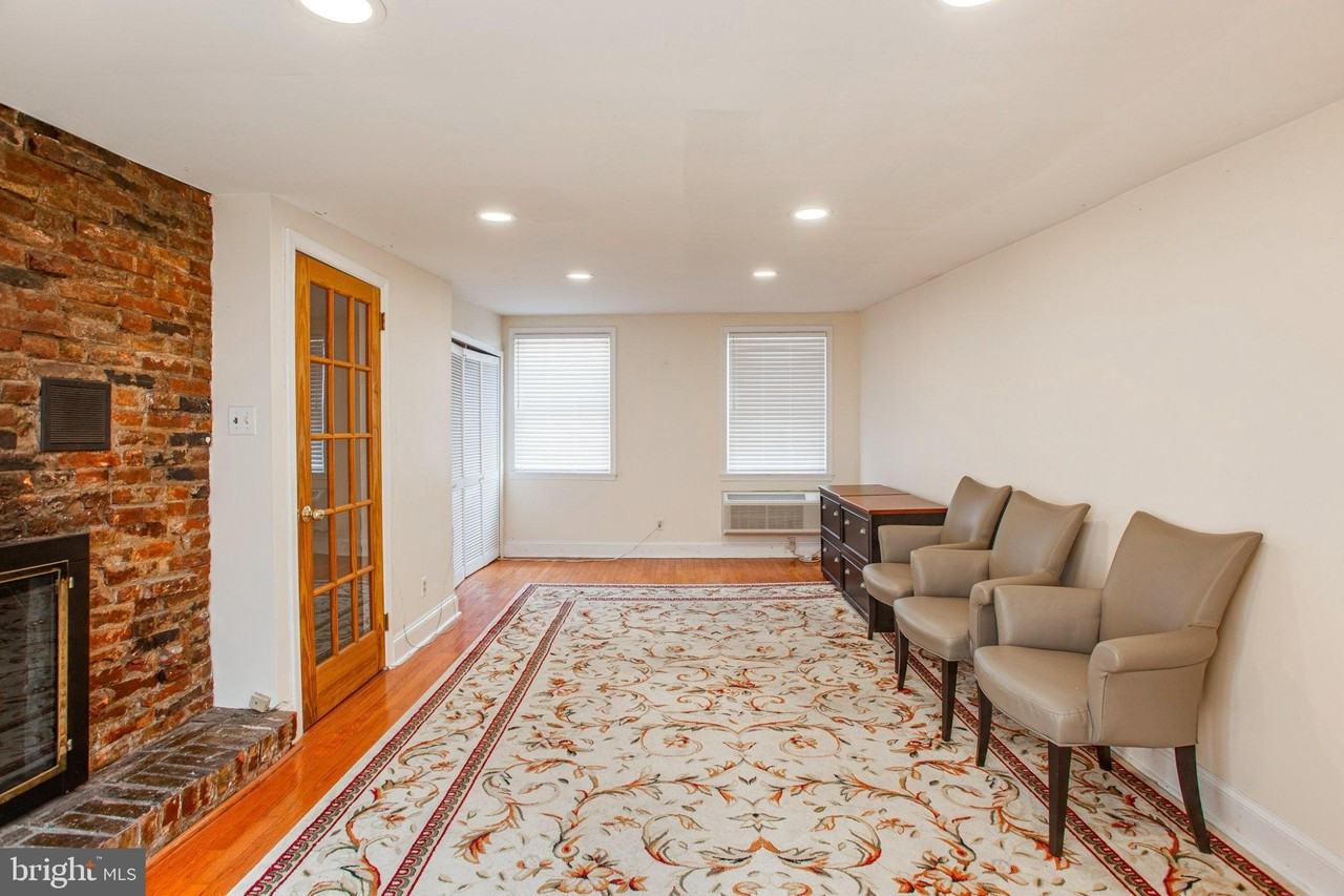 733 N 24th St - Photo 5 of 43
