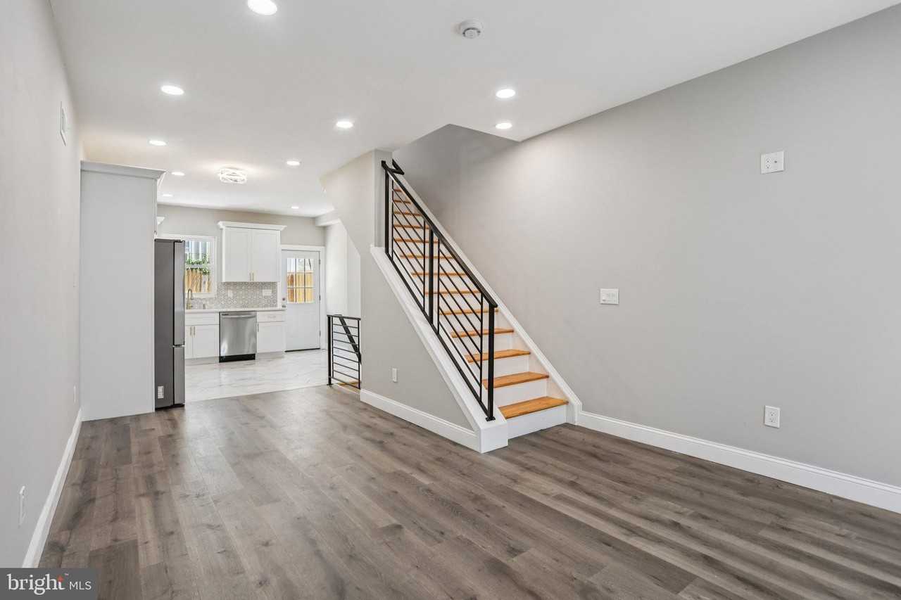 2225 N Waterloo St - Photo 5 of 43