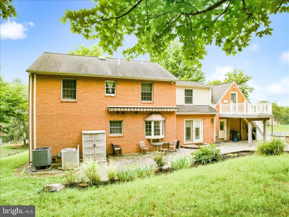 111 Launchris Dr - Photo 4 of 50