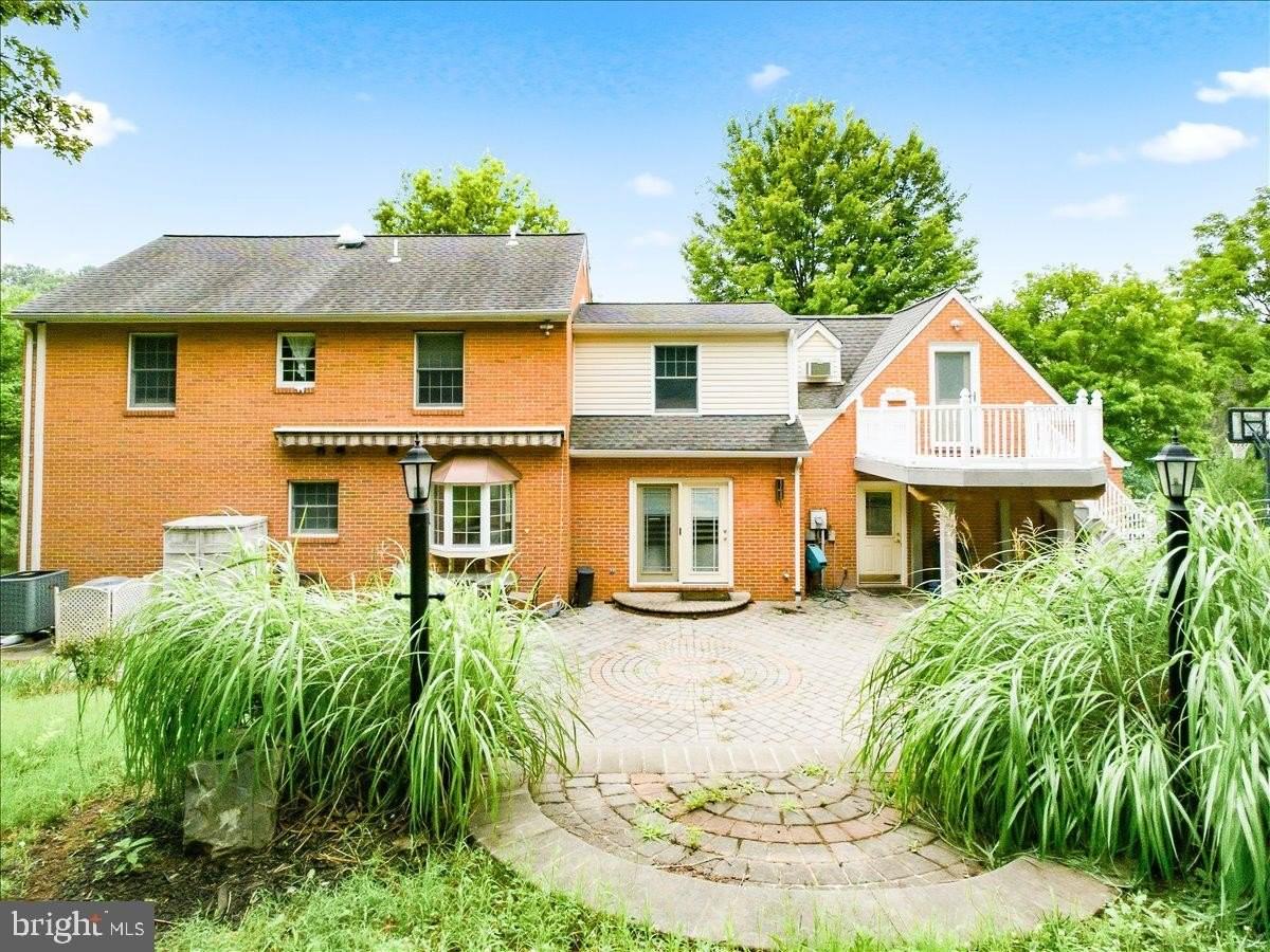 111 Launchris Dr - Photo 5 of 50