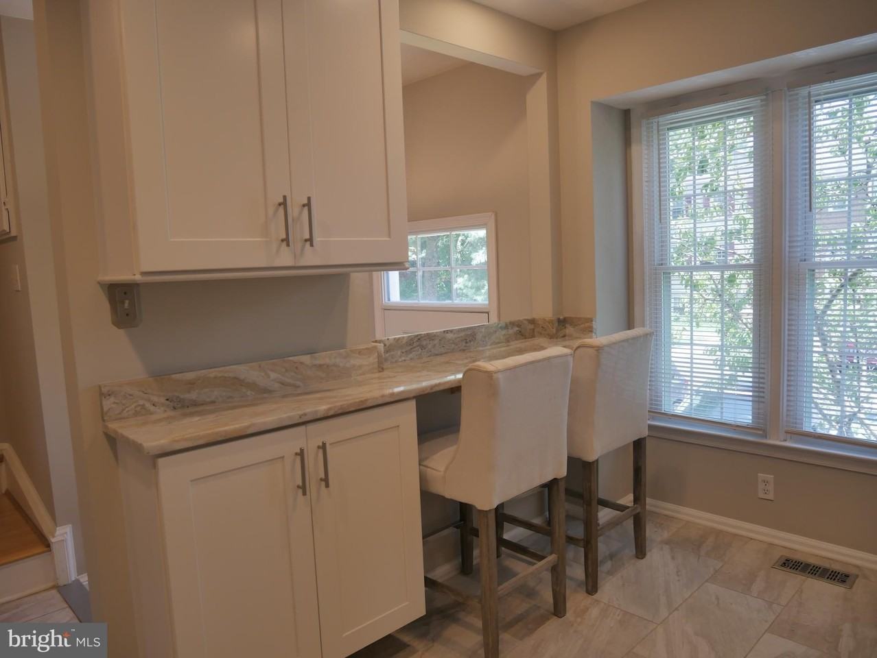 2774 Grovemore Ln - Photo 6 of 34