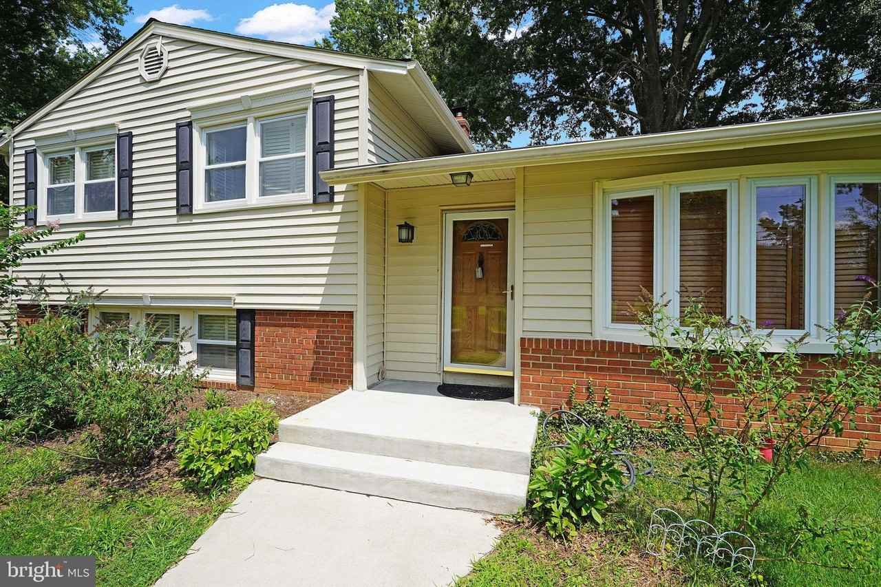 8905 Valley Forge Dr - Photo 4 of 32