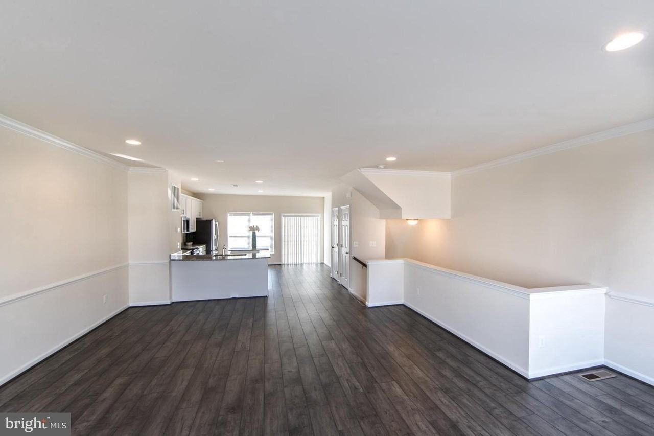 233 Upper Brook Ter - Photo 6 of 9