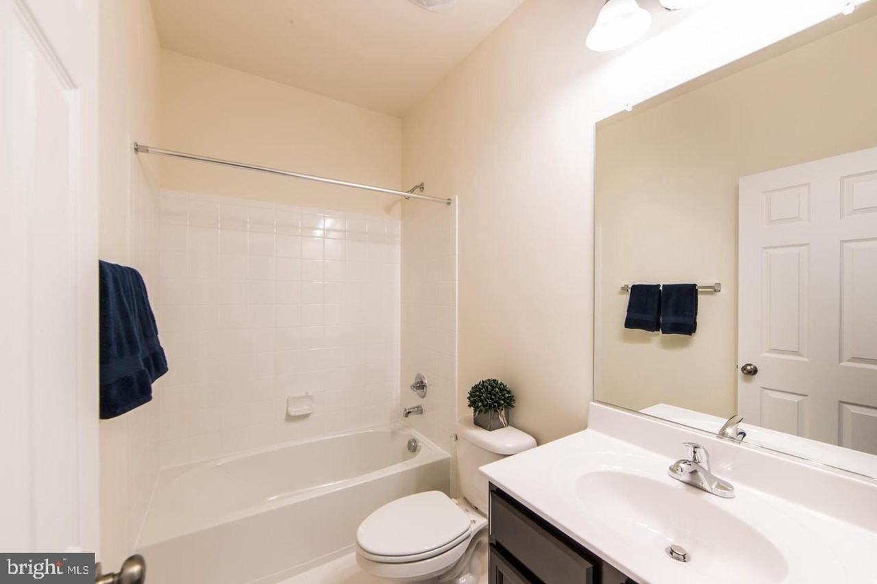 233 Upper Brook Ter - Photo 7 of 9