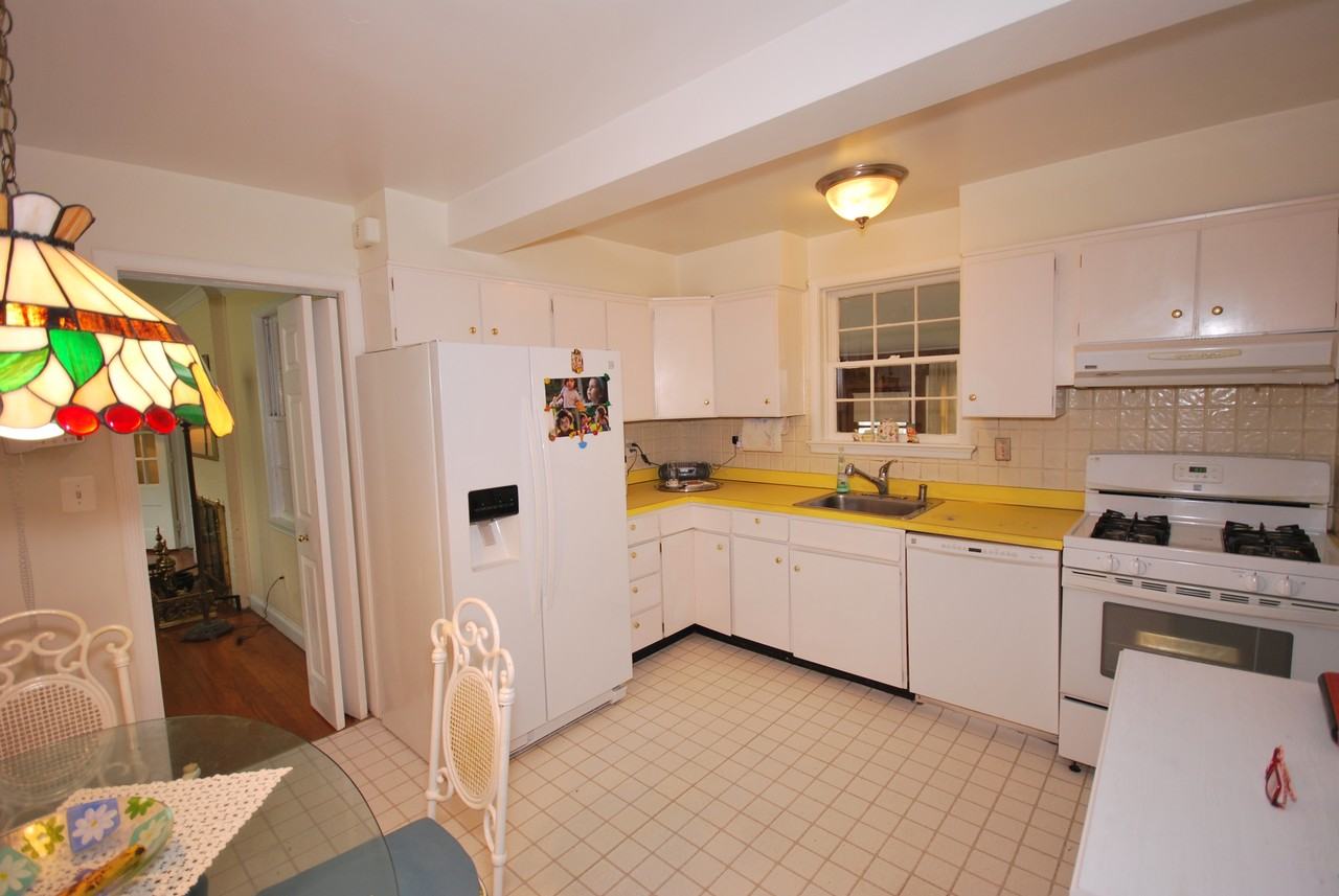 9502 Ewing Dr #1 - Photo 2 of 11
