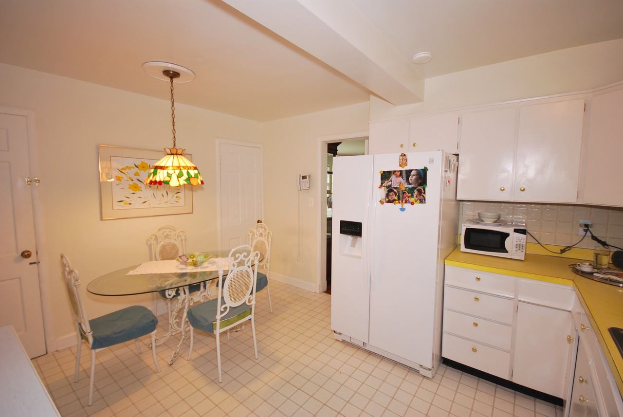 9502 Ewing Dr #1 - Photo 3 of 11