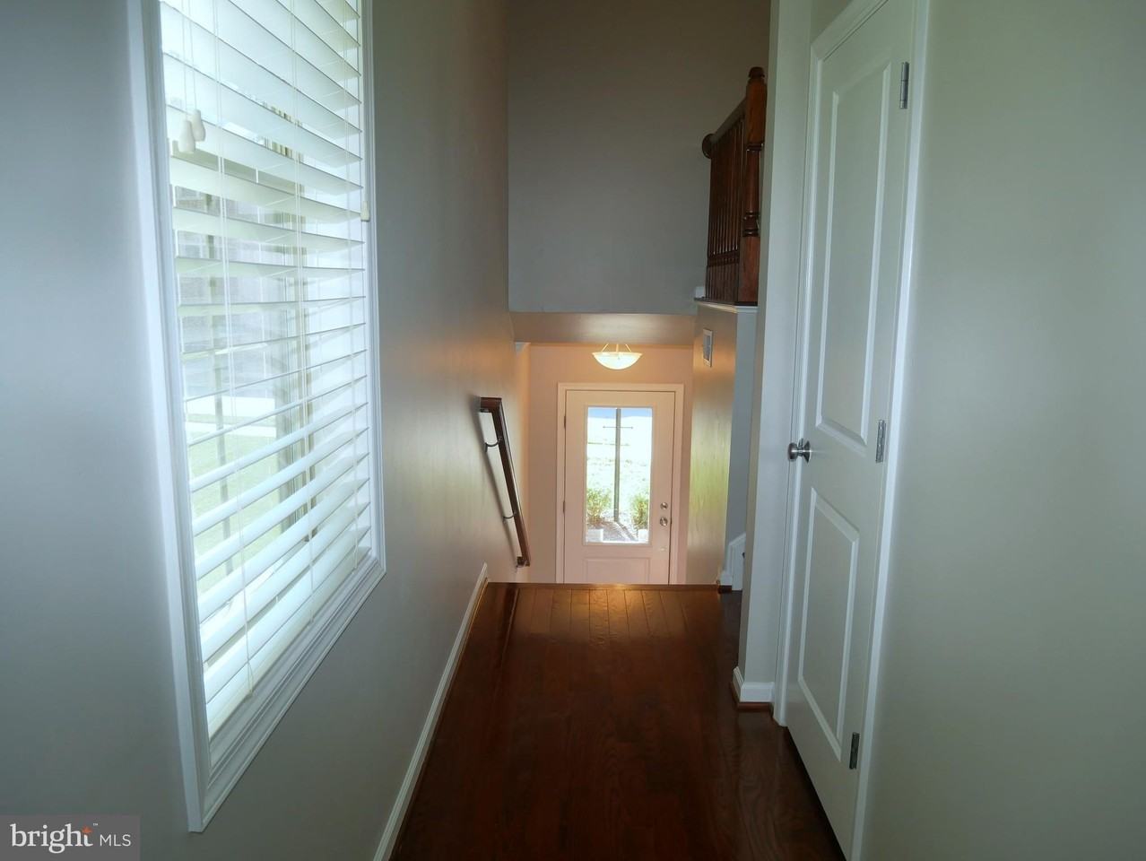 23289 Tradewind Dr - Photo 3 of 47