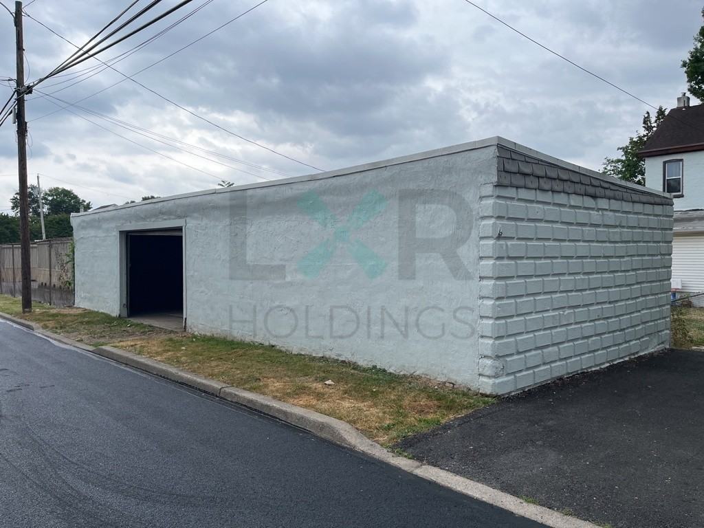 34 8th St - Photo 2 of 6