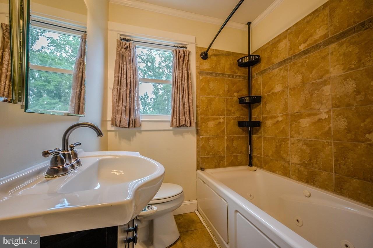 51 Virginia Ave - Photo 5 of 15