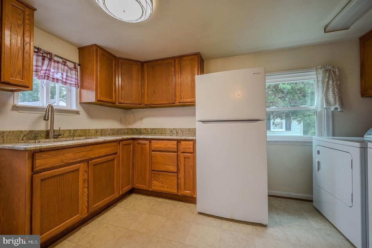 51 Virginia Ave - Photo 6 of 15