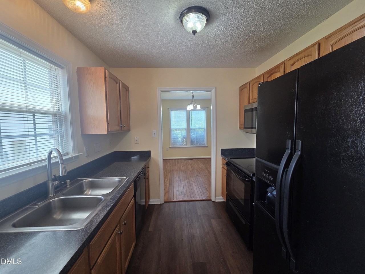 116 Cliffdale Rd - Photo 3 of 20
