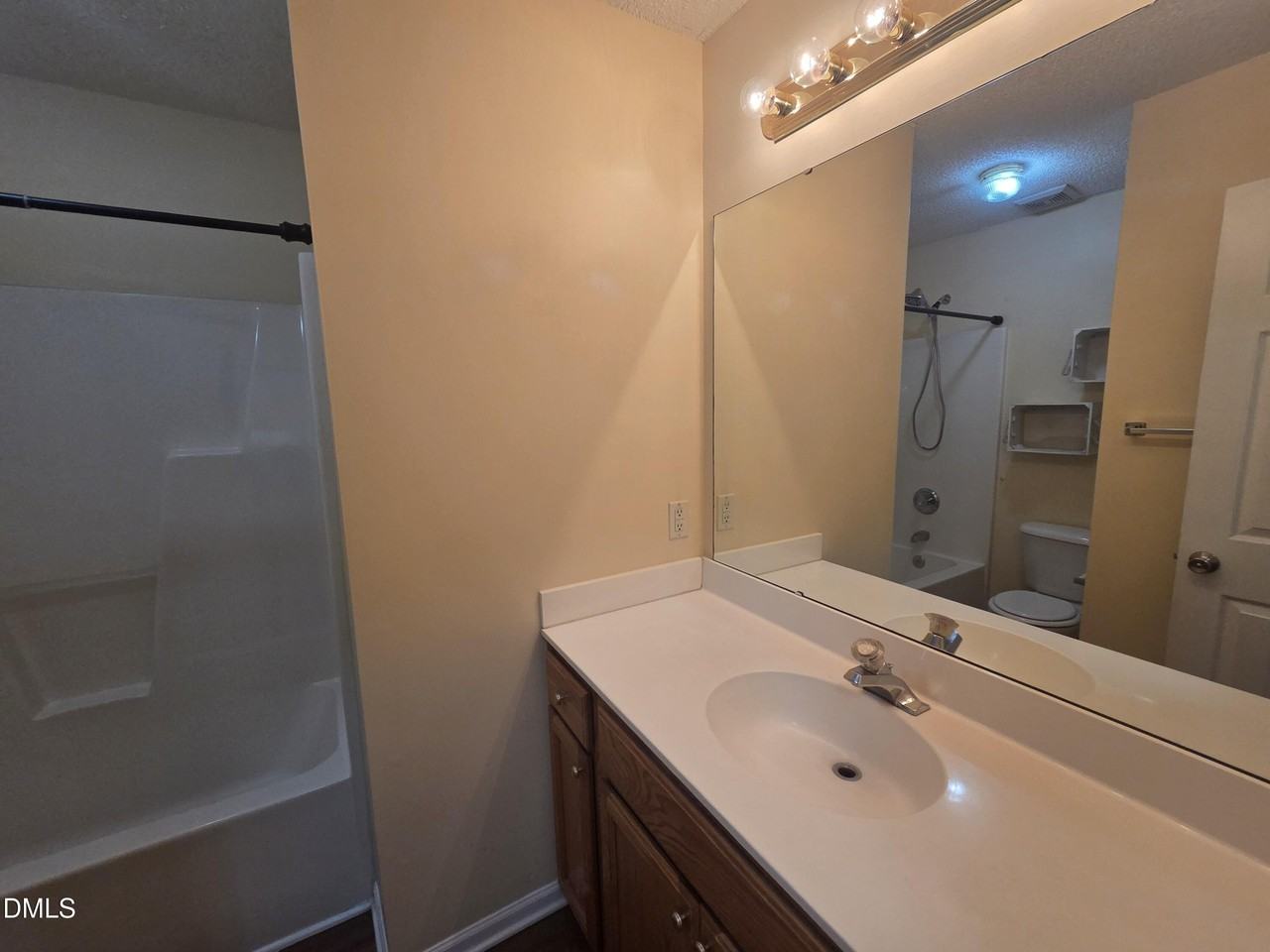 116 Cliffdale Rd - Photo 4 of 20