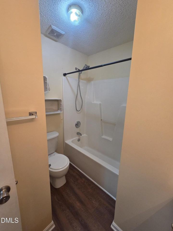 116 Cliffdale Rd - Photo 5 of 20