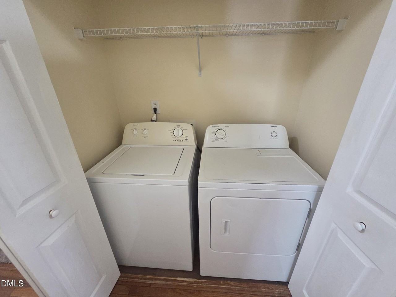 116 Cliffdale Rd - Photo 7 of 20