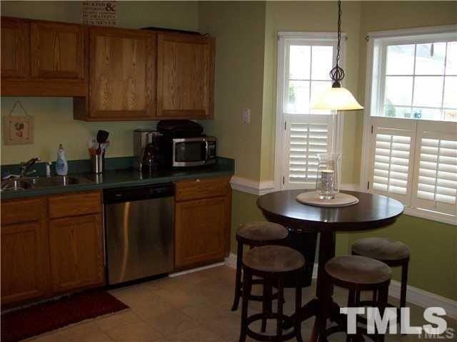 5024 Village Lawn Dr - Photo 5 of 15