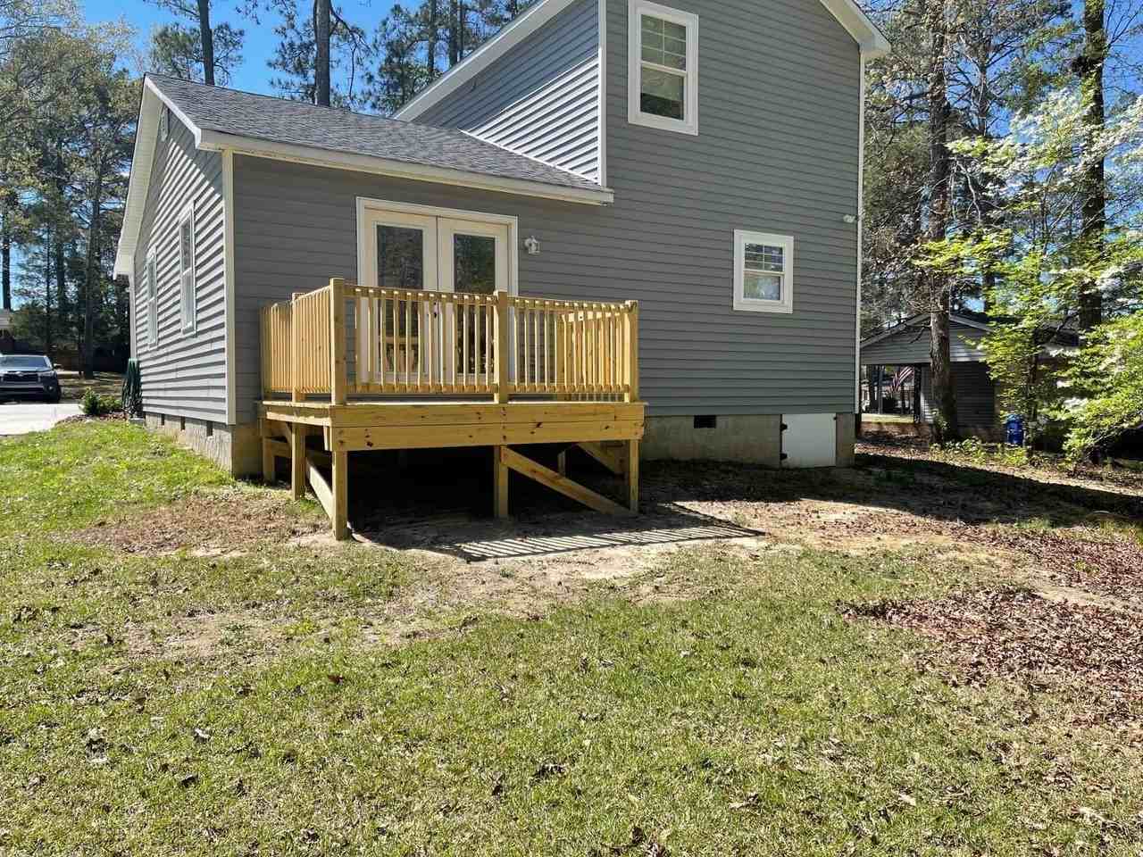 65 Lester St - Photo 4 of 17