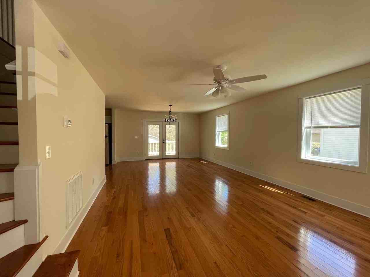 65 Lester St - Photo 5 of 17