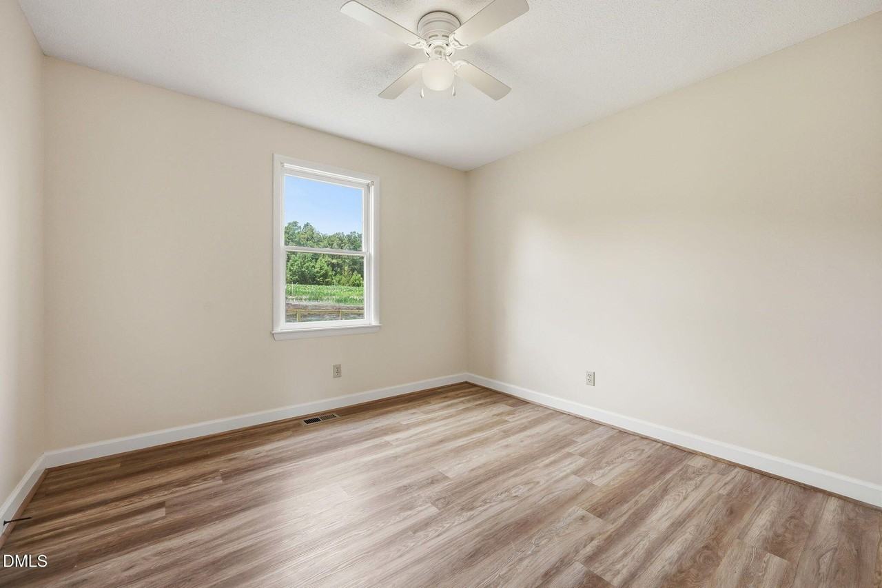 763 Tingen Rd - Photo 4 of 42