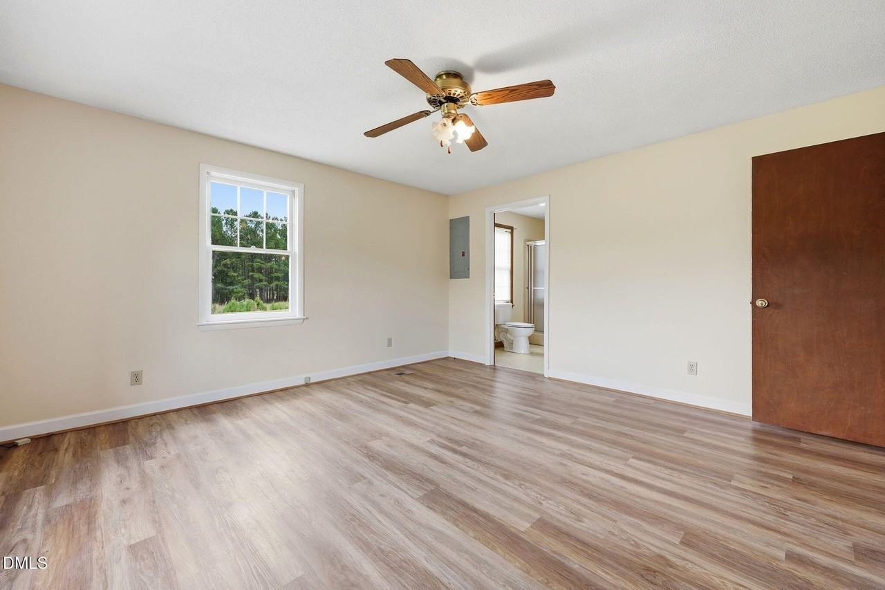 763 Tingen Rd - Photo 7 of 42