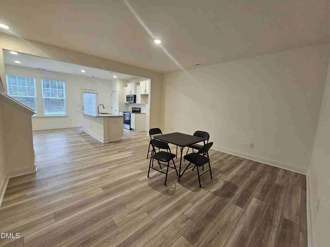 48 Bloodroot St - Photo 3 of 23