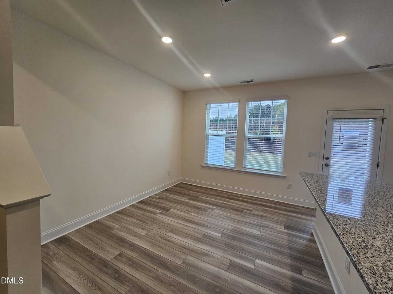 48 Bloodroot St - Photo 6 of 23