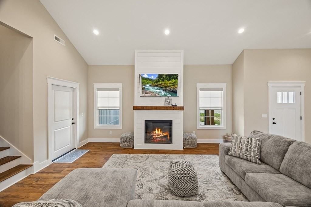 2387 Mountain Reserve - Photo 3 of 30