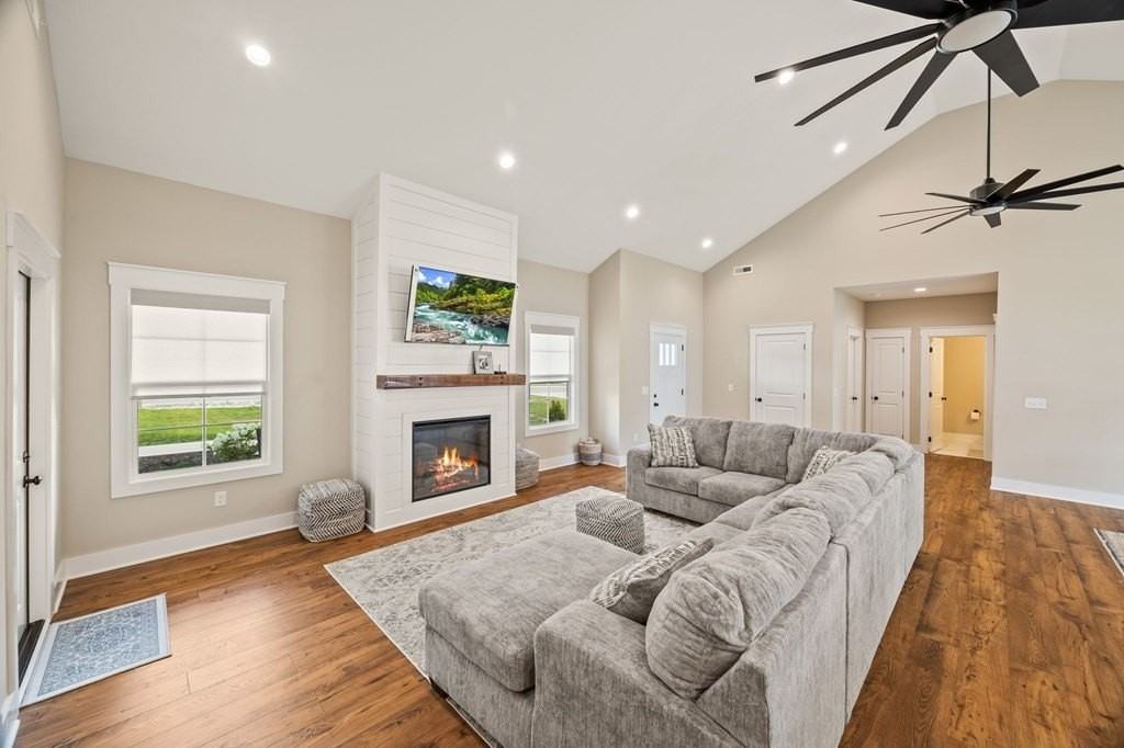 2387 Mountain Reserve - Photo 4 of 30