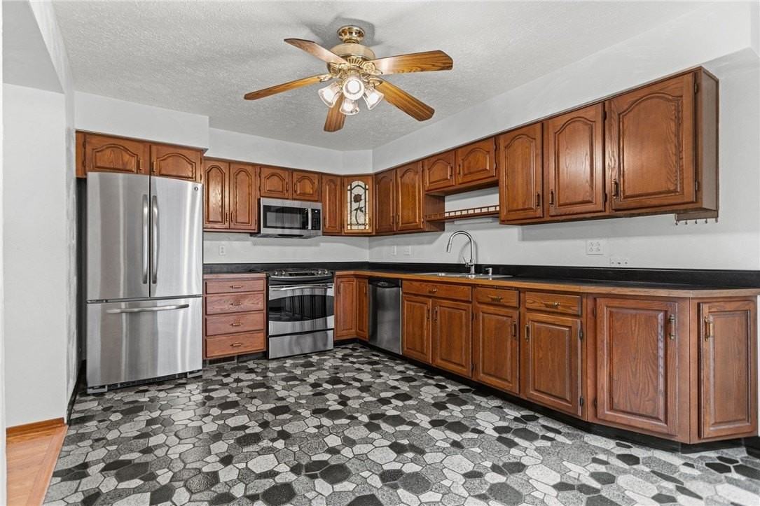 4914 Cypress St - Photo 6 of 25