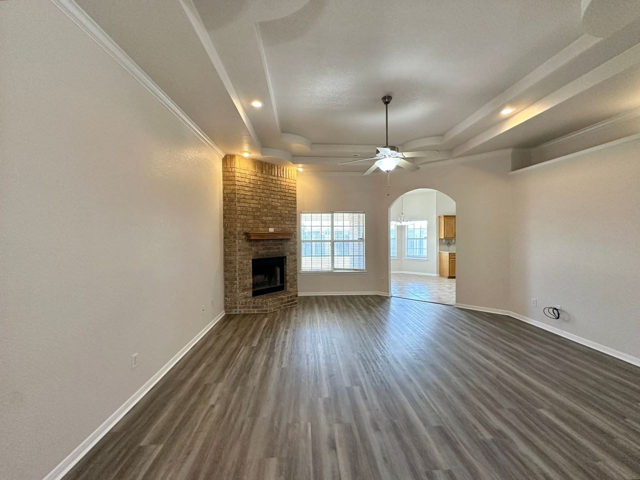 2709 Hydrangea Ave - Photo 2 of 39