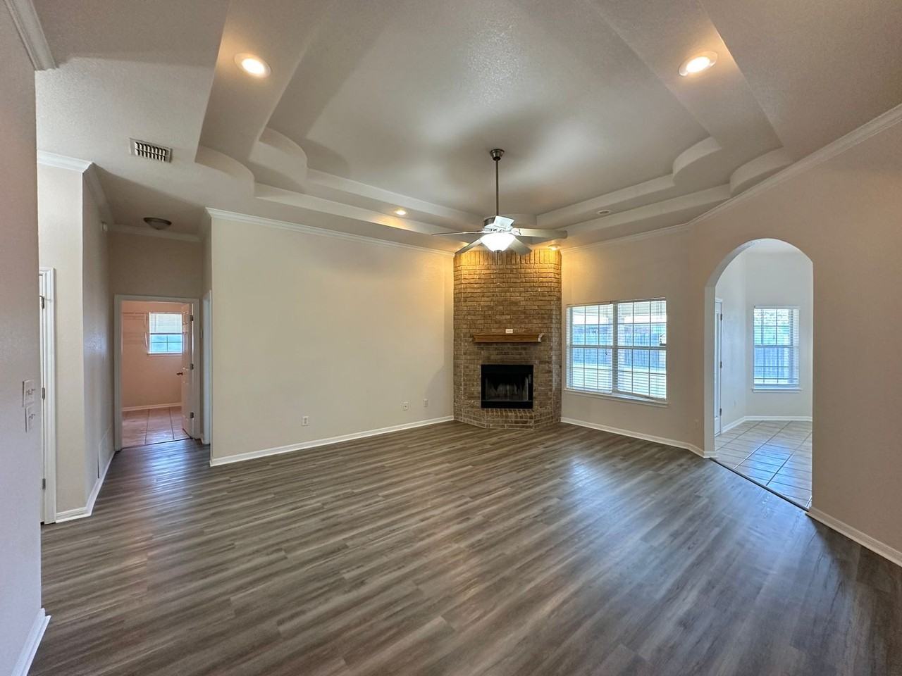 2709 Hydrangea Ave - Photo 4 of 39