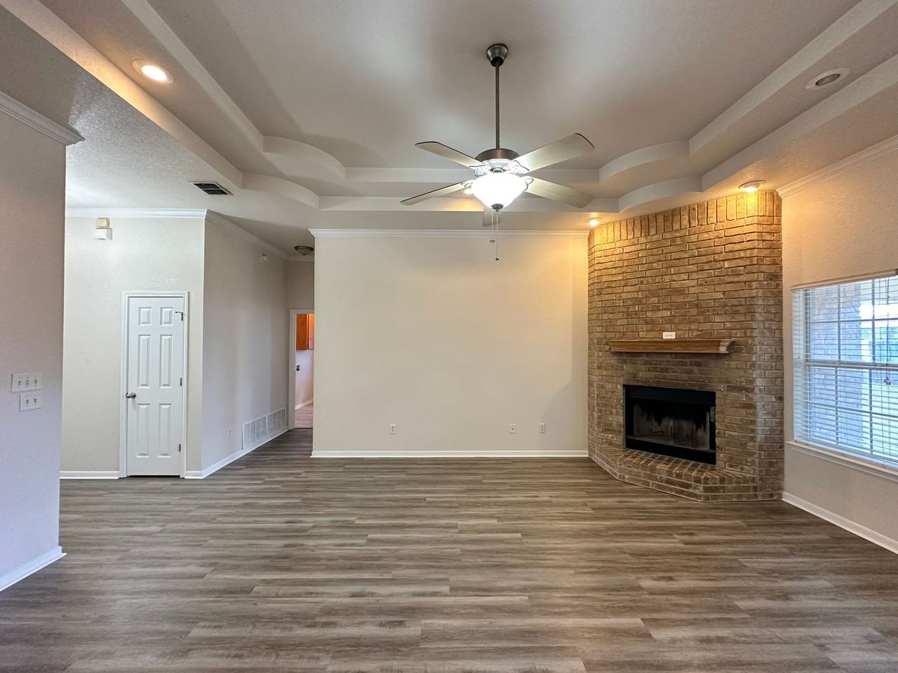 2709 Hydrangea Ave - Photo 5 of 39