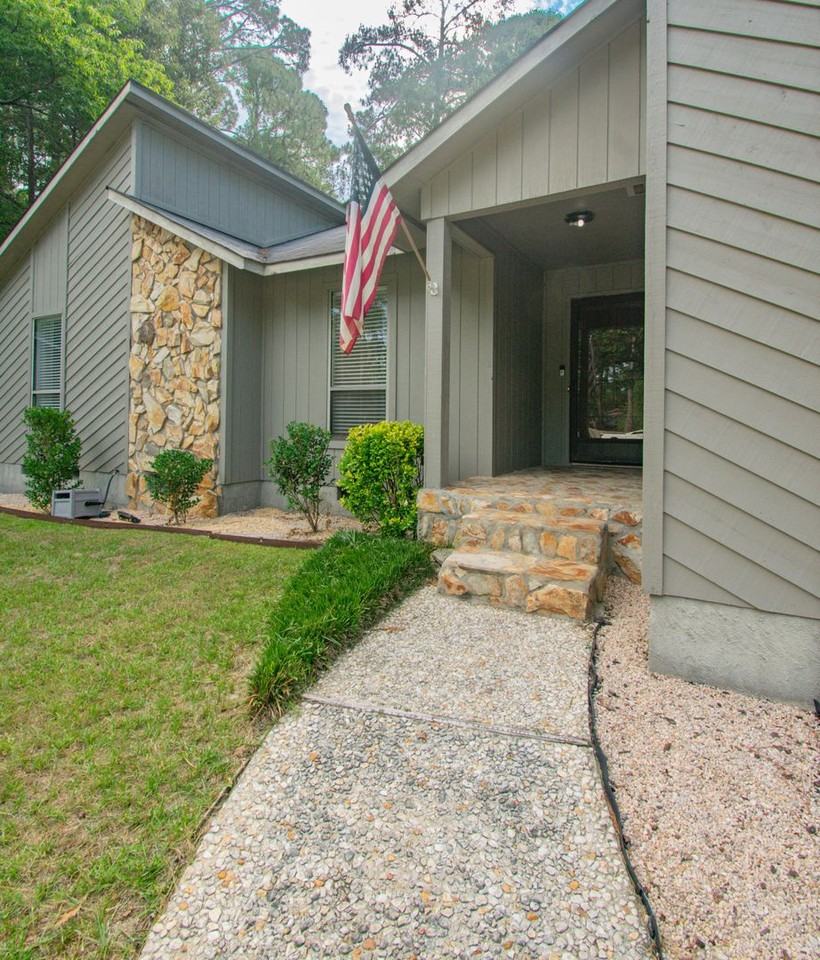 513 Andrea Ct - Photo 3 of 24