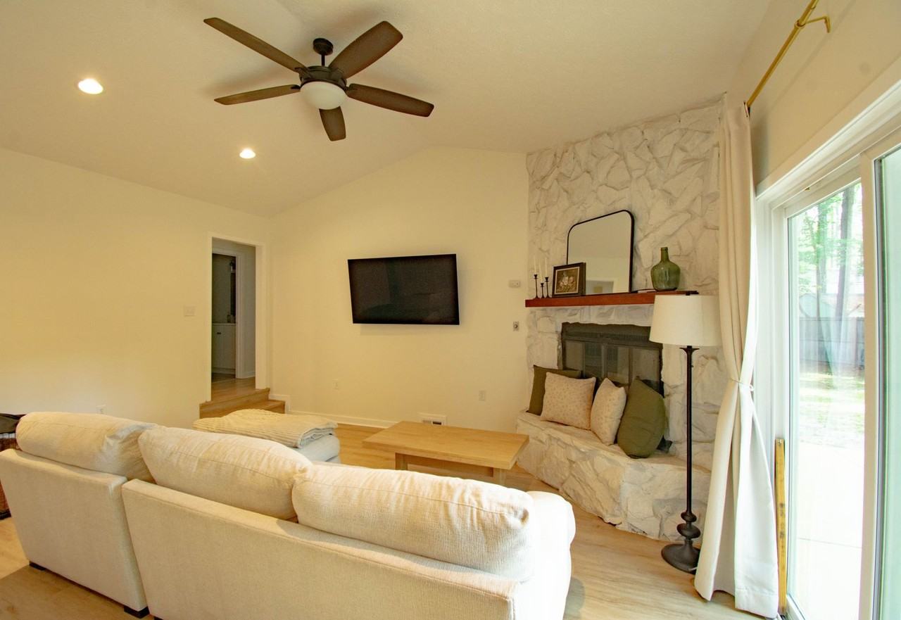 513 Andrea Ct - Photo 5 of 24