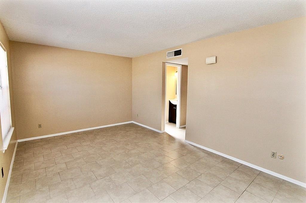 6925 Escondido Dr - Photo 5 of 40