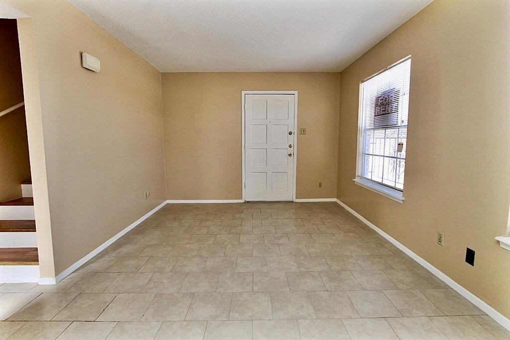 6925 Escondido Dr - Photo 7 of 40