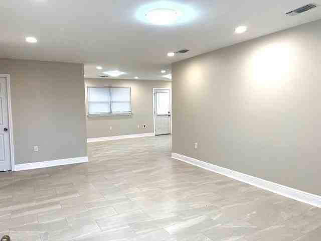 644 Baron Ln - Photo 3 of 10