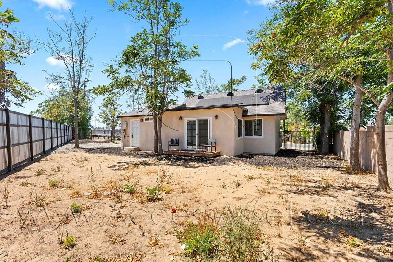 434 Highland Ave - Photo 3 of 26