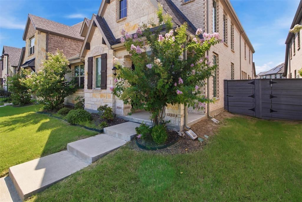 7416 Sequoia Ridge Rd - Photo 4 of 38