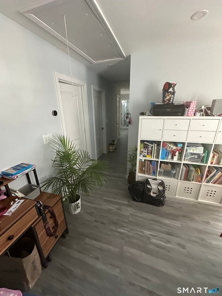 180 Pleasantview Ave - Photo 3 of 19