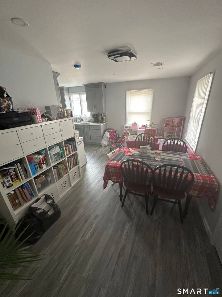 180 Pleasantview Ave - Photo 4 of 19