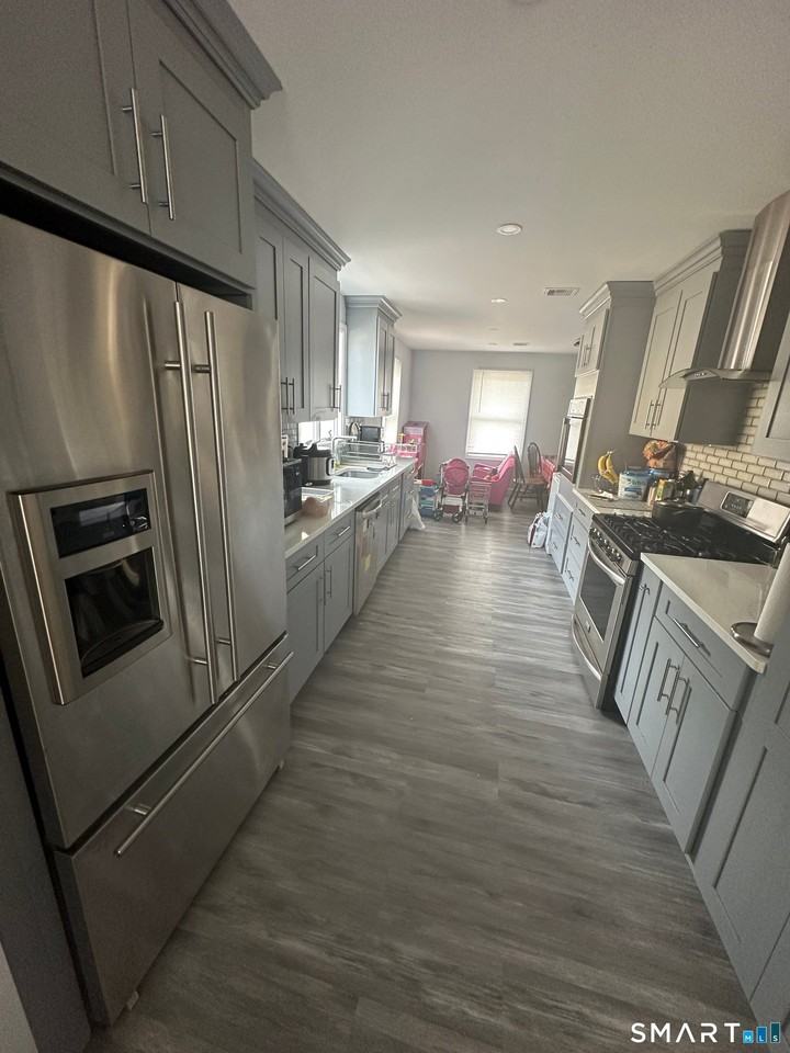 180 Pleasantview Ave - Photo 5 of 19